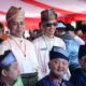 Staf Ahli Bupati Bidang Kemasyarakatan dan Sumber Daya Manusia Johansyah Safari bersama jajaran Pemkab Bengkalis hadir di Festival Pacu Jalur Kuansing 2025 dengan mengenakan pakaian melayu lengkap