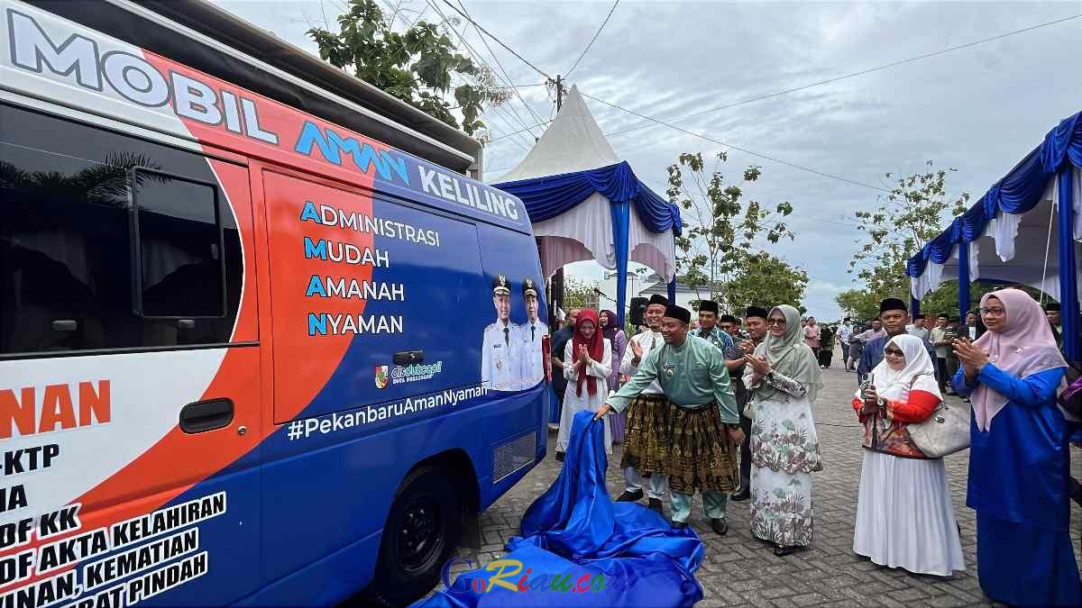 Pekanbaru meluncurkan Mobil AMAN, sarana pengurusan administrasi keliling untuk warga kota