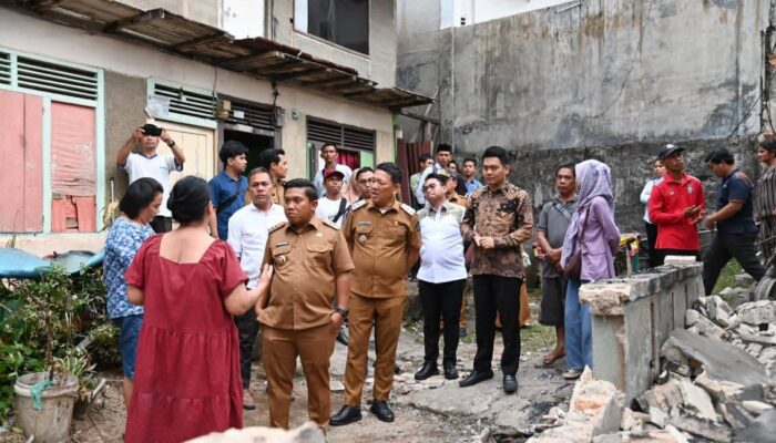Wali Kota dan Wakil Wali Kota Sibolga Tinjau Lokasi Kebakaran di Kelurahan Aek Parambunan