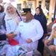 Bupati Bengkalis Kasmarni memantau hasil produksi pangan daerah, baru-baru ini.