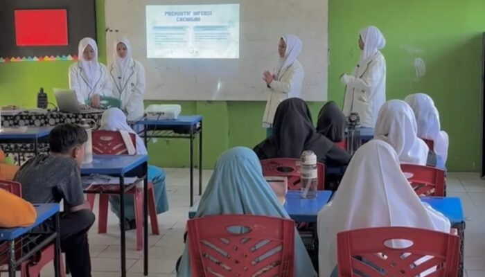 Interaktif dan Edukatif, SMK Abdurrab Ajarkan Pola Hidup Sehat ke Siswa MTs Hasanah