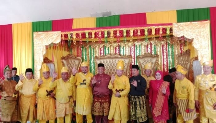 Raja Luhak Rambah Ditabalkan, Bupati Anton Apresiasi Kembalinya Kejayaan Adat Melayu Rohul