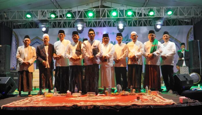 Wabup Syafaruddin Poti Hadiri Kepenuhan Raya Bersholawat Peringati Hari Santri Nasional 2025