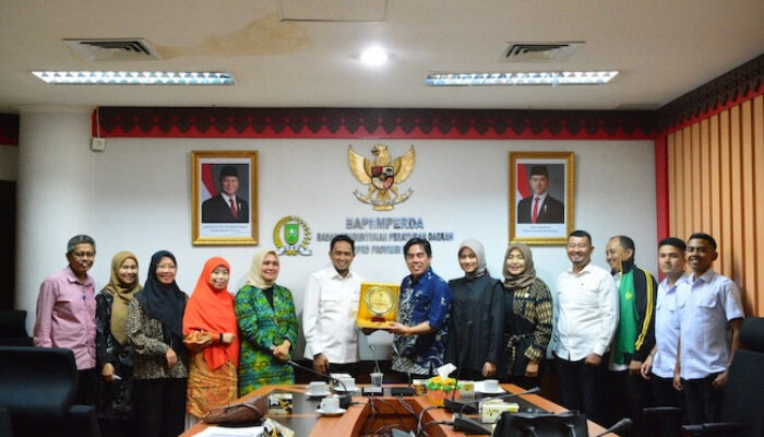 Sinergi Legislasi Daerah, Bapemperda DPRD Riau Terima Pansus Bukittinggi Bahas Propemperda dan Kalender 2026