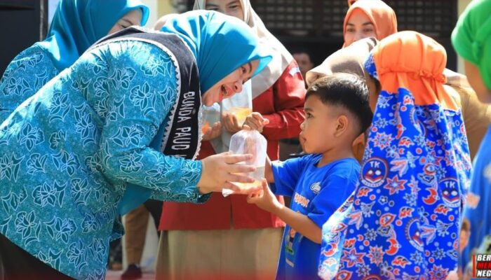 Bunda PAUD Rohul Buka Acara Gemarikan di Desa Rambah: Ajak Orang Tua Biasakan Anak Makan Ikan