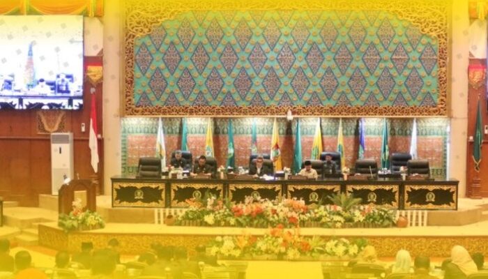 DPRD Riau Serahkan Pandangan Umum Fraksi Terhadap Ranperda APBD 2026