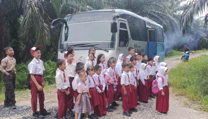 Karyawan dan Masyarakat Rasakan Manfaat Keberadaan PT Tiga Raja Mas Sebagai KSO PT APN di Sungai Akar