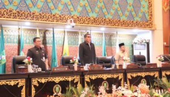 APBD 2026 Jadi Fondasi RPJMD 2025-2029, Gubernur Jawab Pandangan Fraksi DPRD Riau