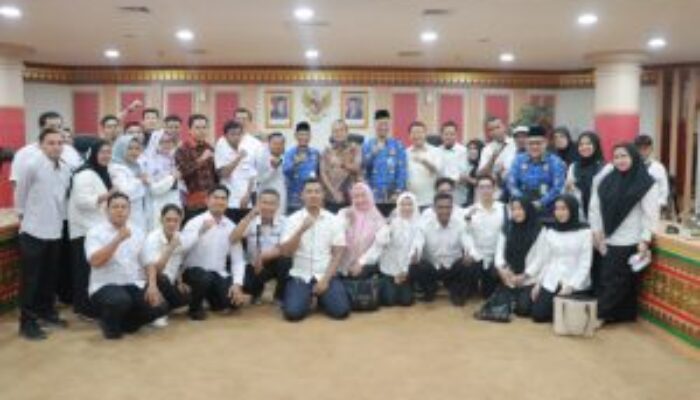Komisi I DPRD Riau Rapat dengan BKD, Cari Solusi Status Honorer Nondatabase