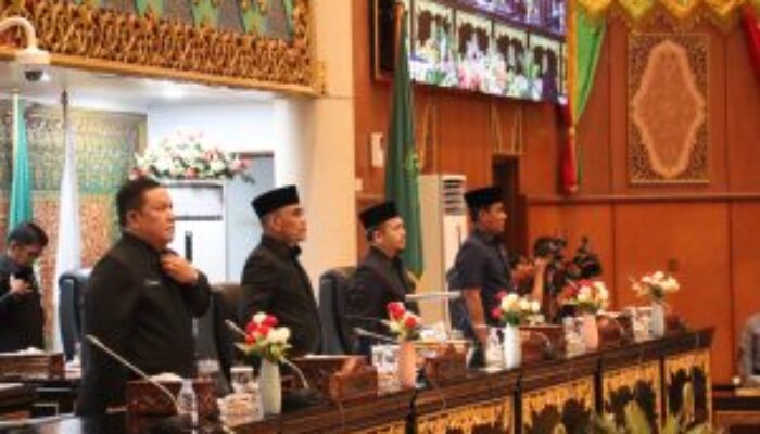 DPRD Riau Sahkan APBD 2026 dan Tetapkan Propemperda, Komitmen Selesaikan Pembahasan Tepat Waktu