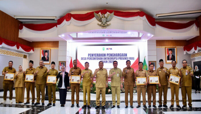 Desa Salo Kampar Sabet Penghargaan Desa Antikorupsi Riau 2025, Wabup Misharti: Jadi Pemicu Transparansi