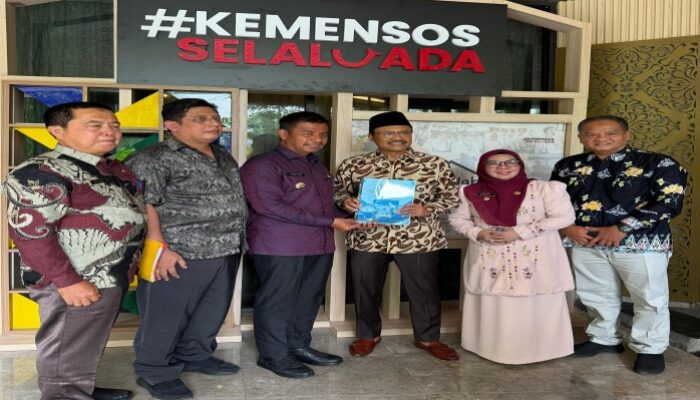 Jemput Bola ke Jakarta, Bupati dan Wabup Kampar Usul Pembangunan Sekolah Rakyat ke Mensos Gus Ipul