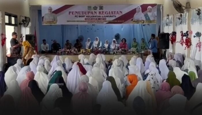 Ketua TP PKK Rohul Salurkan 165 Paket Bantuan pada Kegiatan BKMT Ujung Batu