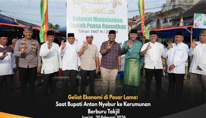 Geliat Ekonomi di Pasar Lama: Saat Bupati Anton Nyebur ke Kerumunan Berburu Takjil
