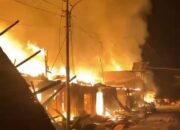 Si Jago Merah Lalap Pasar Peranap, 13 Toko Hangus Terbakar