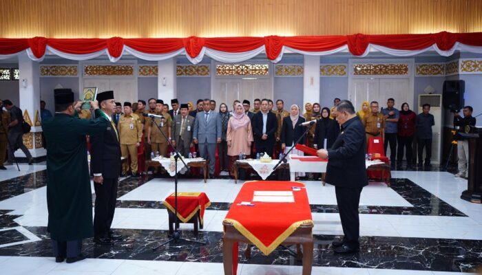 Lantik 14 Pejabat Eselon II, Plt Gubri SF Hariyanto Targetkan Genjot Pendapatan Daerah