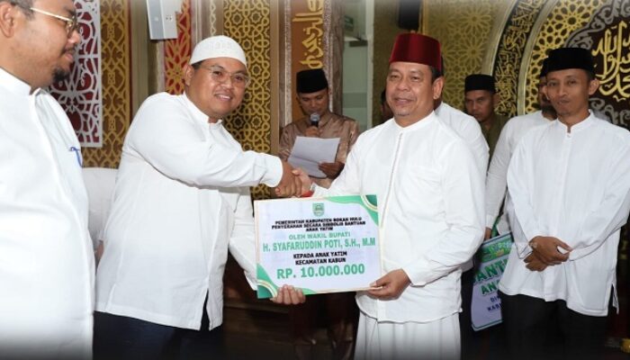 Safari Di Batas Negeri, Wabup Syafaruddin Poti Salurkan Bantuan Dan Perkuat Silaturahmi