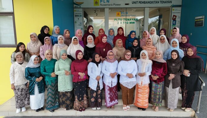 Lestarikan Budaya di Lingkungan Pembangkit, Srikandi PLN NP UP Tenayan Tampil Anggun Berkebaya di Hari Kartini