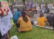 AMMP Orasi di Kantor Gubernur Riau
