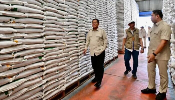 Sidak Gudang Bulog Magelang, Presiden Prabowo Pastikan Stok Beras Aman dan Melimpah