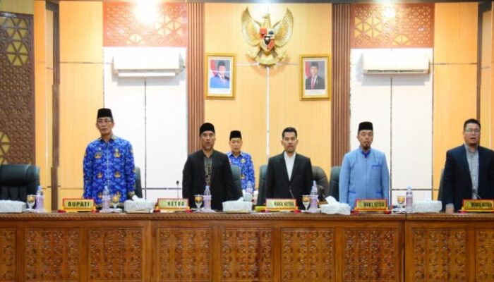 DPRD Kampar Serahkan Laporan Reses Masa Sidang II, Pemkab Komitmen Akomodir Aspirasi Rakyat