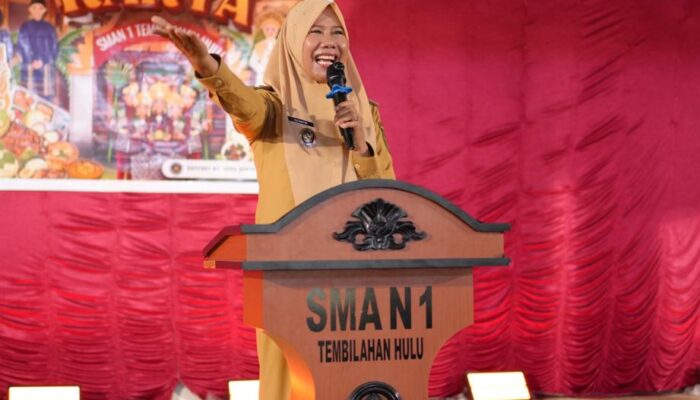 Buka Panen Karya SMAN 1 Tembilahan Hulu, Wabup Yuliantini Kagumi Kreativitas Siswa