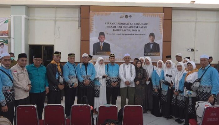 Sambut Kloter BTH-7 di Asrama Haji, Bupati Inhil Doakan Jamaah Raih Predikat Mabrur