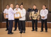 Pemko Pekanbaru Raih Penghargaan KI Riau Award 2025