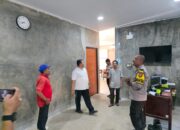 Wujudkan Kepedulian Kepada Polri, Ketua DPRD Inhu Bersama Masyarakat Gotong Royong Mengecat Kantor Polsub Sektor