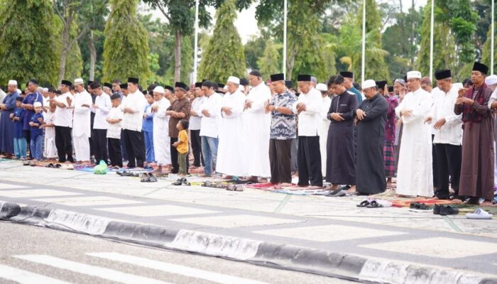 Momen Salat Id di Kantor Gubernur, Plt Gubri SF Hariyanto Apresiasi Antusiasme Jemaah