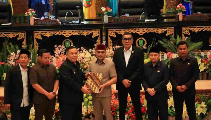 Plt Gubernur SF Hariyanto Apresiasi Catatan Strategis DPRD Riau atas LKPJ 2025