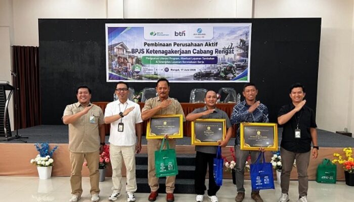 Komitmen Lindungi Pekerja Rentan Lewat Program CSR, PT Inecda Raih Penghargaan Dari BPJS Cabang Rengat