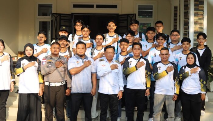 Targetkan Tembus Tiga Besar Kapolda Cup 2026, Bupati Asmar Lepas Atlet E-Sport Meranti