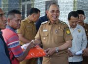 Tiga Keluarga Terdampak Kebakaran di Wijaya Kusuma Terima Uang Tunai dan Logistik