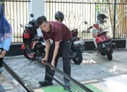 Jadi Pelopor Gotong Royong, ASN Setda Bengkalis Bersihkan Kawasan Kantor Bupati