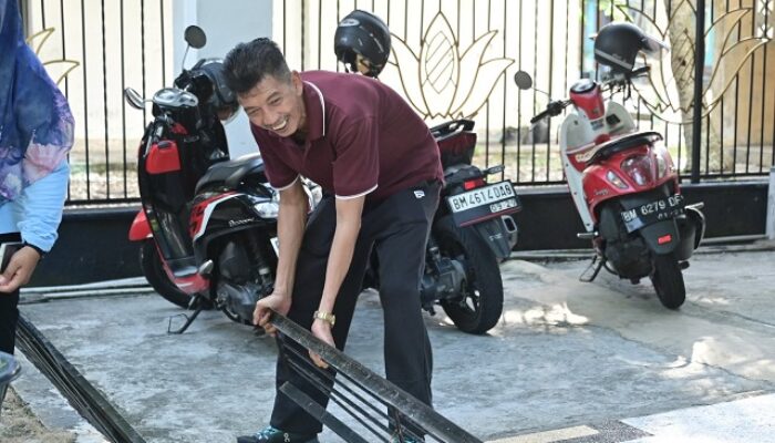 Jadi Pelopor Gotong Royong, ASN Setda Bengkalis Bersihkan Kawasan Kantor Bupati