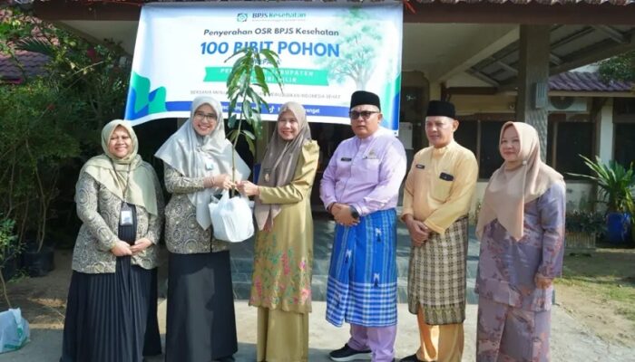 Terima 100 Bibit Pohon BPJS Kesehatan, Wabup Yuliantini Pacu Penghijauan Inhil