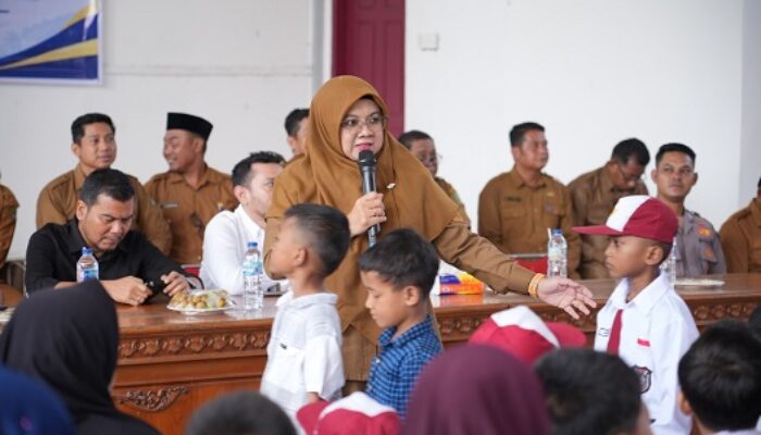 Pemkab Siak Salurkan Bantuan PIP untuk 517 Siswa, Bupati Afni: Masalah Ekonomi Ada Solusinya